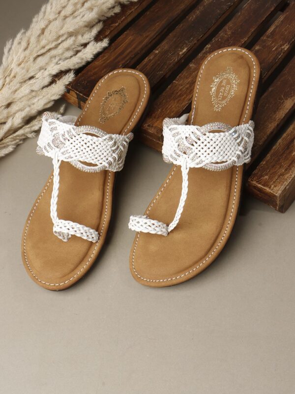 White Fashion Flat Sandal